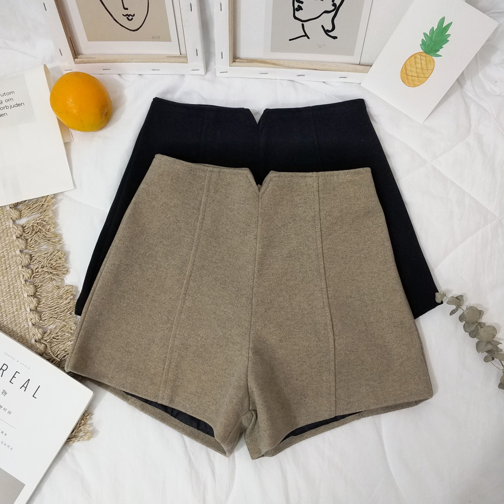 women warm thick back zipper wool shorts 2019 autumn and winter Korean loose woolen shorts high waist outside boots trousers, Khaki shorts
women warm thick back zipper wool shorts 2019 autumn and winter Korean loose woolen shorts high waist outside boots trousers, Khaki shorts