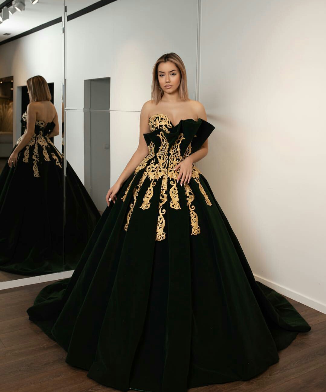 2019 Dark Green Prom Dresses Sweetheart Velvet Sweep Train Luxury Arabic Evening Dress Party Wear Plus Size Special Occasion Gowns