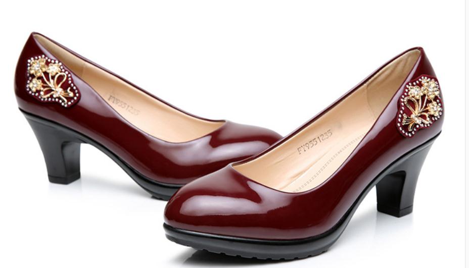 2019 Women's shoes in Spring and Autumn with New style Middle heel Coarse heel round head #W152, Black
2019 Women's shoes in Spring and Autumn with New style Middle heel Coarse heel round head #W152, Black