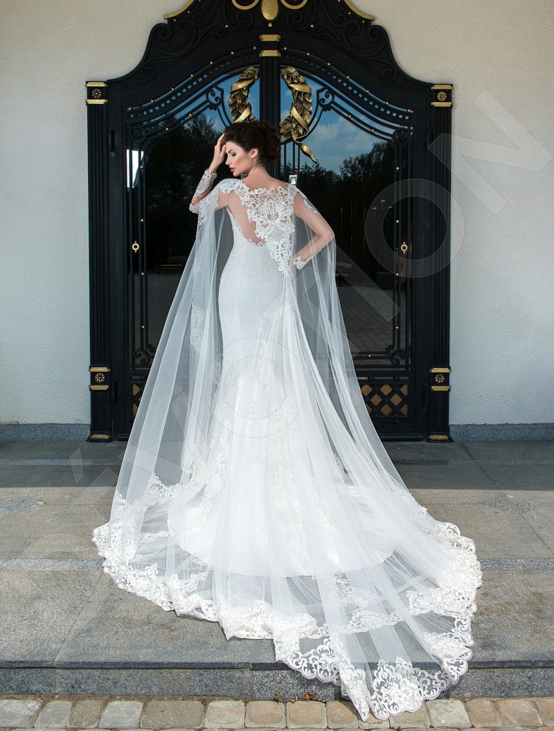 Fashion Women Lace Applique Bridal Wraps Custom Made Cathedral Wedding Cape Shawls White and Ivory Bridal Jacket