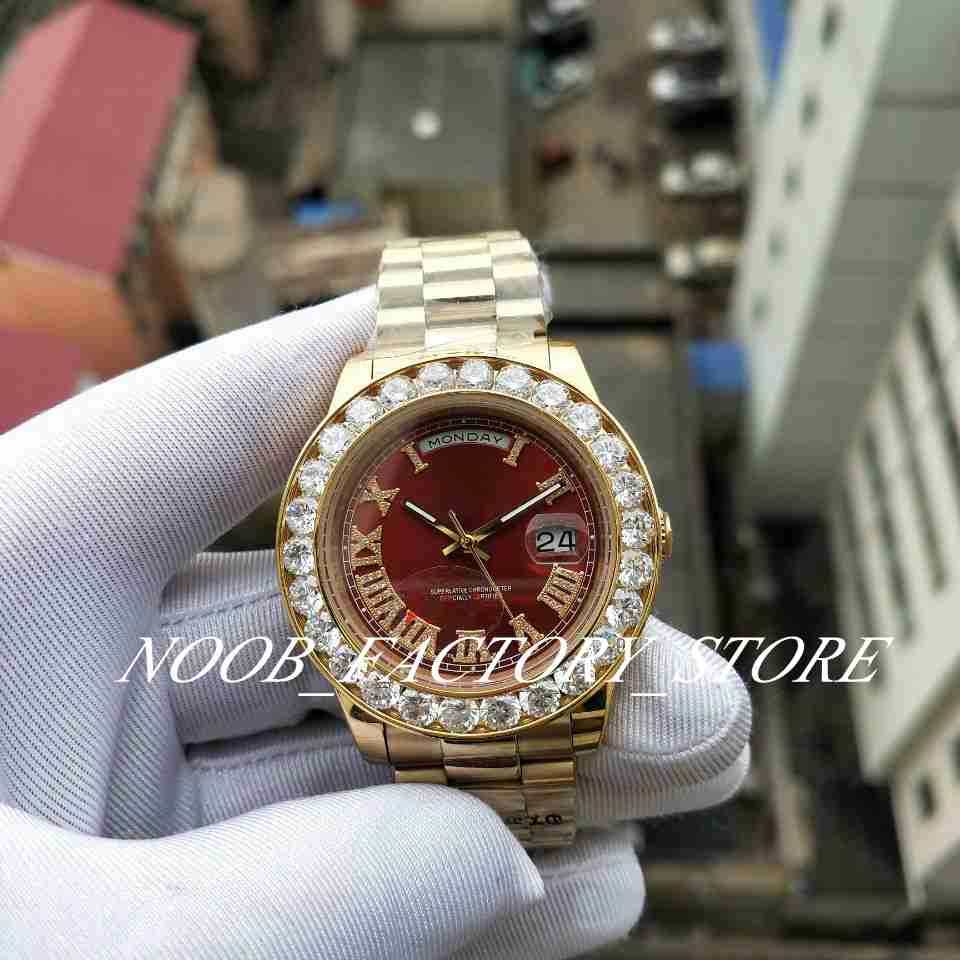 2 Style Luxury Mens Watch Yellow Gold DAYDATE President Automatic Watches Men Big Diamond Bezel Concealed Folding Clasp Wristwatches, Slivery;brown
2 Style Luxury Mens Watch Yellow Gold DAYDATE President Automatic Watches Men Big Diamond Bezel Concealed Folding Clasp Wristwatches, Slivery;brown