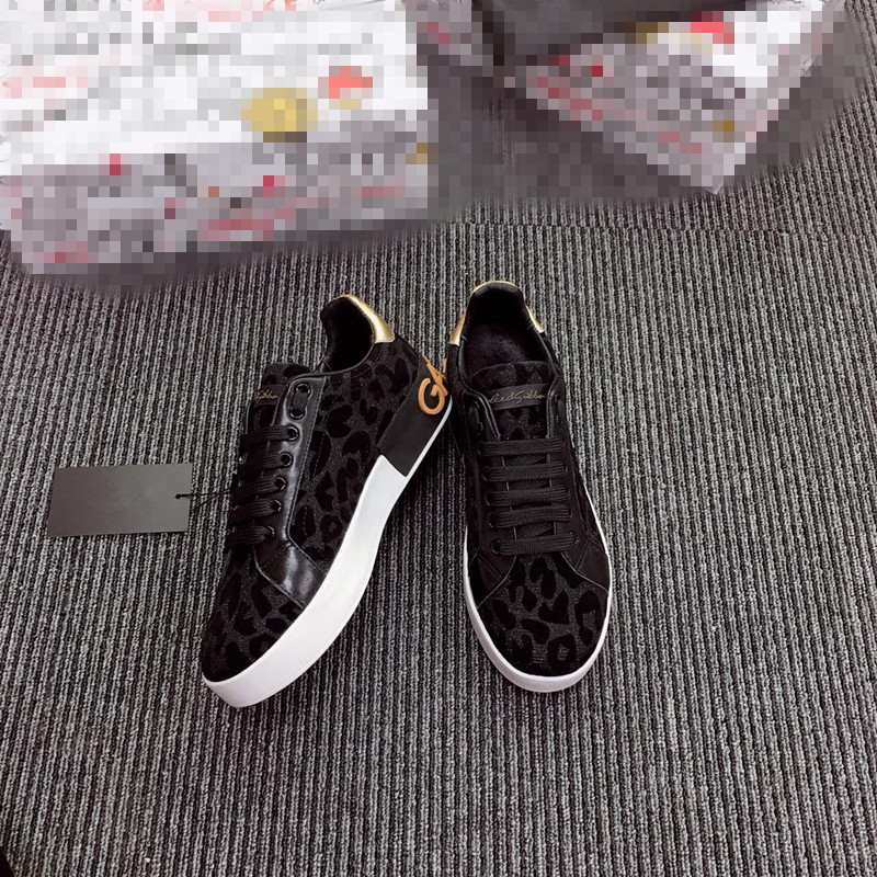 Fashion Designer boots Leather Lace Up Platform Oversized Sole Sneakers Black mens women Luxury velvet suede Casual Shoes 34-45 hc190701, 01
Fashion Designer boots Leather Lace Up Platform Oversized Sole Sneakers Black mens women Luxury velvet suede Casual Shoes 34-45 hc190701, 01
