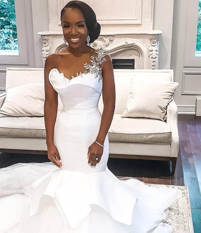 2020 Arabic plus size mermaid wedding dresses beaded applique robes de soirée sheer illusion One Shoulder Wedding Gowns Beaded court Train
