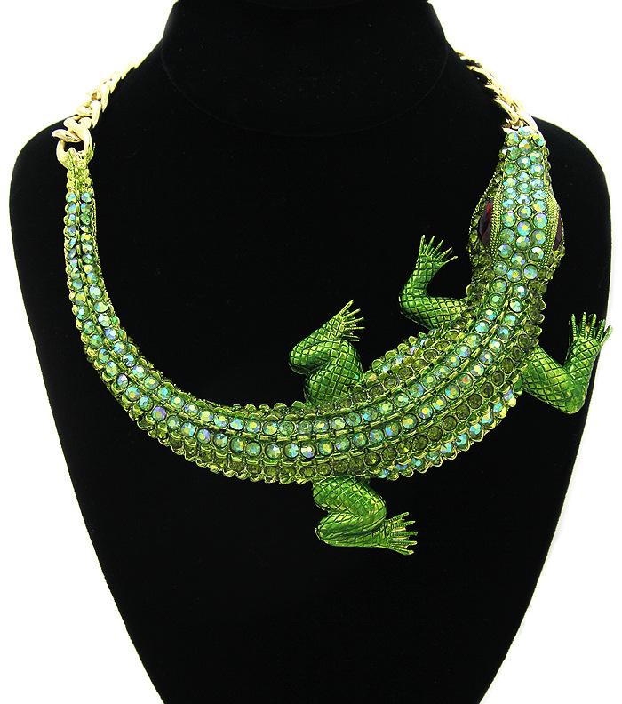 New Fashion Personalized Green Iced Diamond Big Crocodile Choker Necklace for Men and Women Fake Collar Halloween Decoration Jewelry Gifts Bijoux Coll
