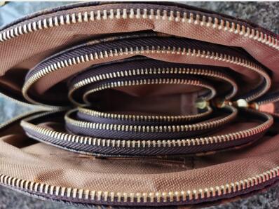 2020 High-quality wallet men's leather handbag clutch women wallet cosmetic bag zipper wash bag handbag wallet01, Brown
2020 High-quality wallet men's leather handbag clutch women wallet cosmetic bag zipper wash bag handbag wallet01, Brown