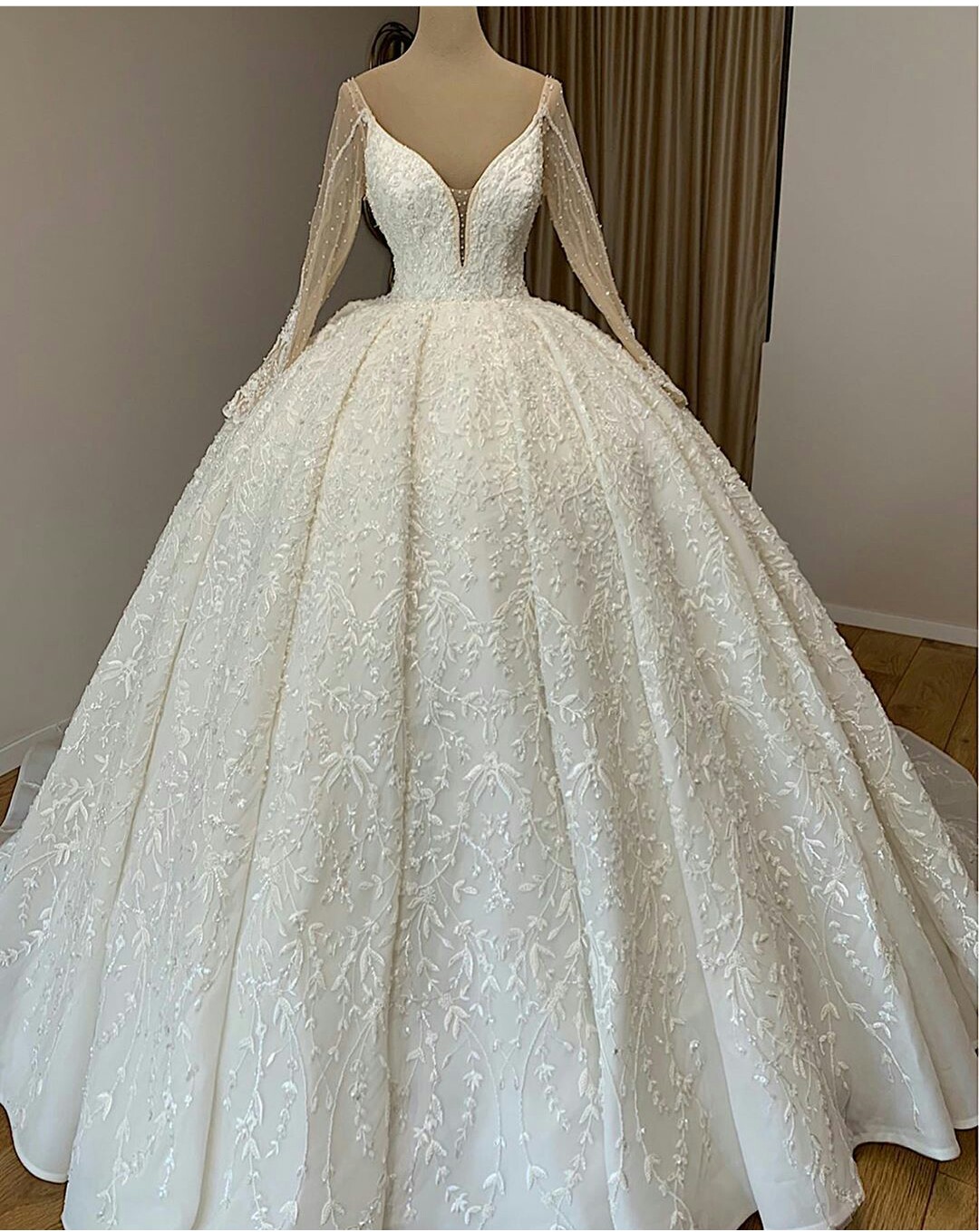 princess plus size wedding dresses v neck long sleeve ball gown sweep train applique lace wedding dress vestido noiva
