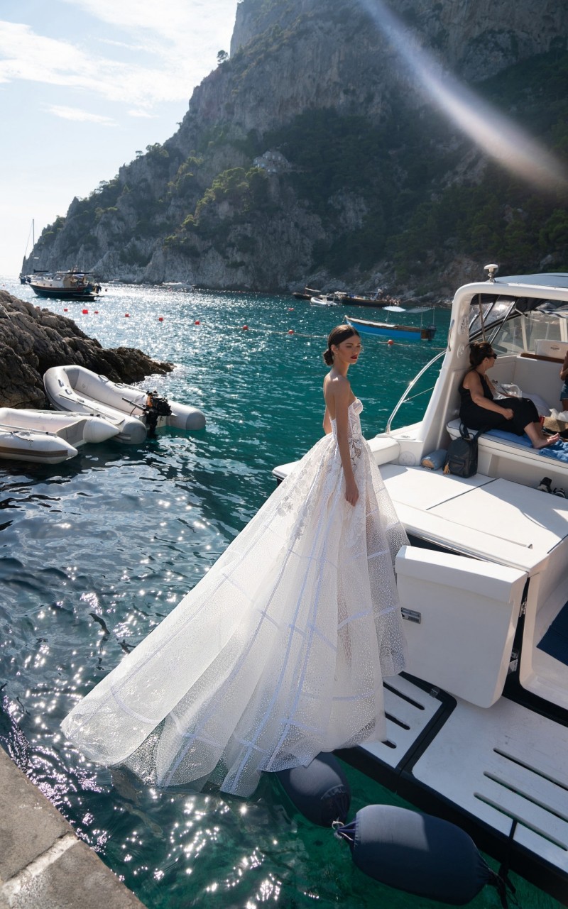 2019 Inbal Dror Bohemian Wedding Dresses Sweetheart Lace Appliques Illusion Sexy Beach Wedding Dress Custom Made Bead Boho Bridal Gowns