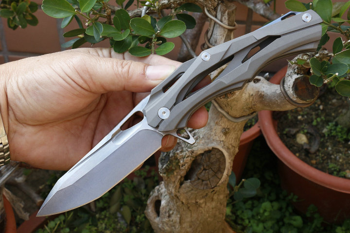 Special Offer Transformers Survival Tactical Flipper folding knife D2 60HRC Stonewash blade TC4 Titanium Handle EDC pocket fold knives
Special Offer Transformers Survival Tactical Flipper folding knife D2 60HRC Stonewash blade TC4 Titanium Handle EDC pocket fold knives