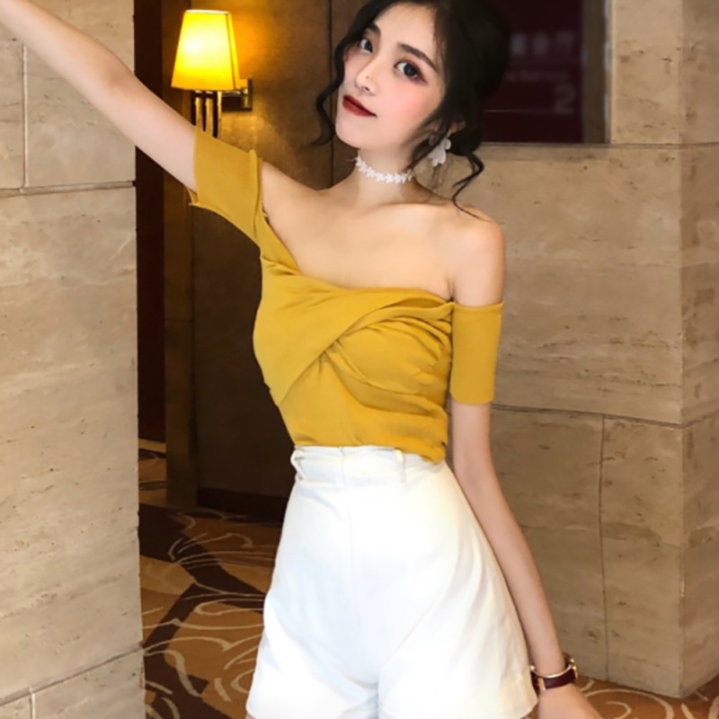 Tshirts Cotton Women Sexy One Word Collar Off Shoulder T-shirt Solid Color Summer Casual Woman Tshirt Top Remeras Mujer
Tshirts Cotton Women Sexy One Word Collar Off Shoulder T-shirt Solid Color Summer Casual Woman Tshirt Top Remeras Mujer