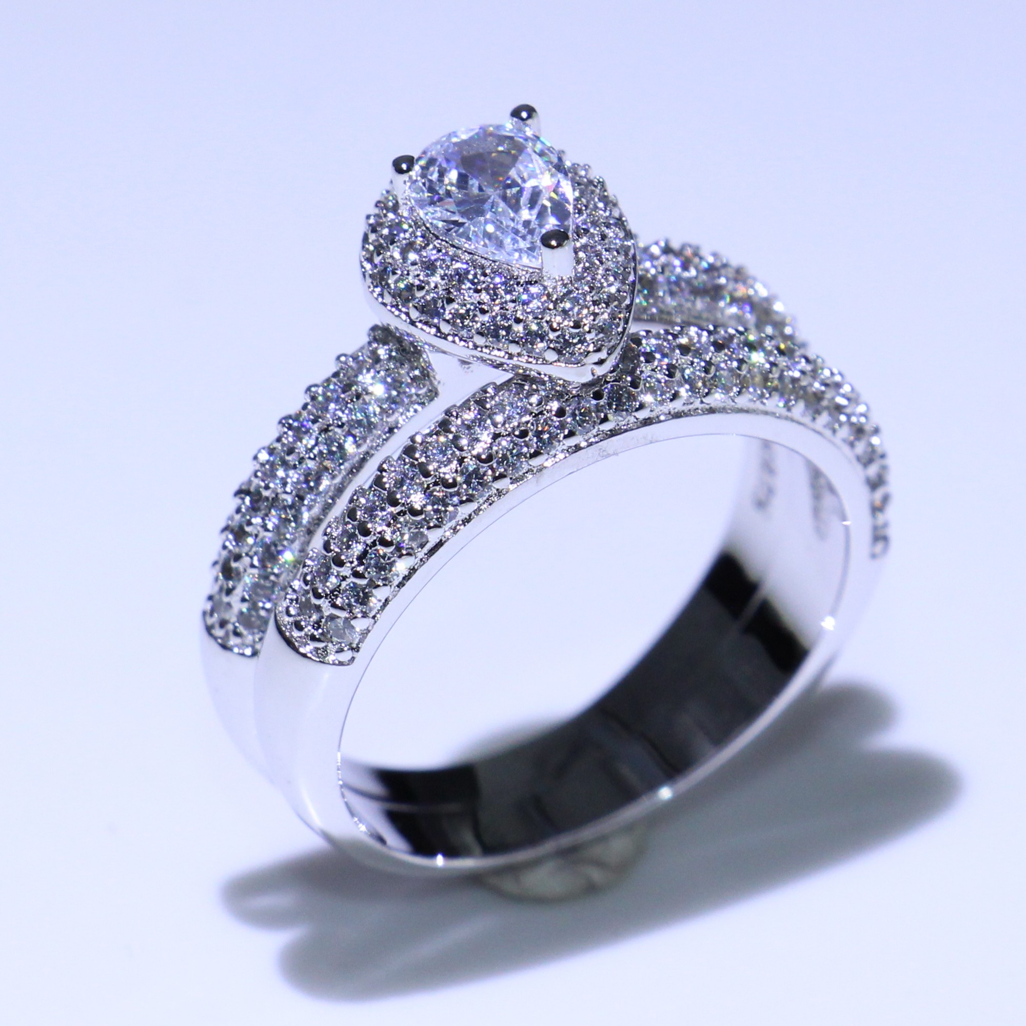 Size 5-10 Shinning Luxury Jewelry Real 925 Sterling Silver Drop Water White Topaz CZ Diamond Promise Couple Ring Wedding Band Ring For Women
Size 5-10 Shinning Luxury Jewelry Real 925 Sterling Silver Drop Water White Topaz CZ Diamond Promise Couple Ring Wedding Band Ring For Women