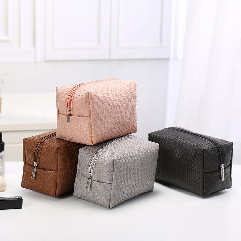 OLOEY Stylish and simple cosmetic bag Unisex wash bag Zipper pouch Woven PU leather free delivery, Black
OLOEY Stylish and simple cosmetic bag Unisex wash bag Zipper pouch Woven PU leather free delivery, Black