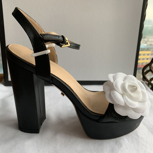 2020 Luxury Designer Fashion Stud Sandals Genuine Leather Slingback Pumps Ladies Sexy High Heels Fashion Rivets Shoe Party High Heel 10.5CM, Black
2020 Luxury Designer Fashion Stud Sandals Genuine Leather Slingback Pumps Ladies Sexy High Heels Fashion Rivets Shoe Party High Heel 10.5CM, Black
