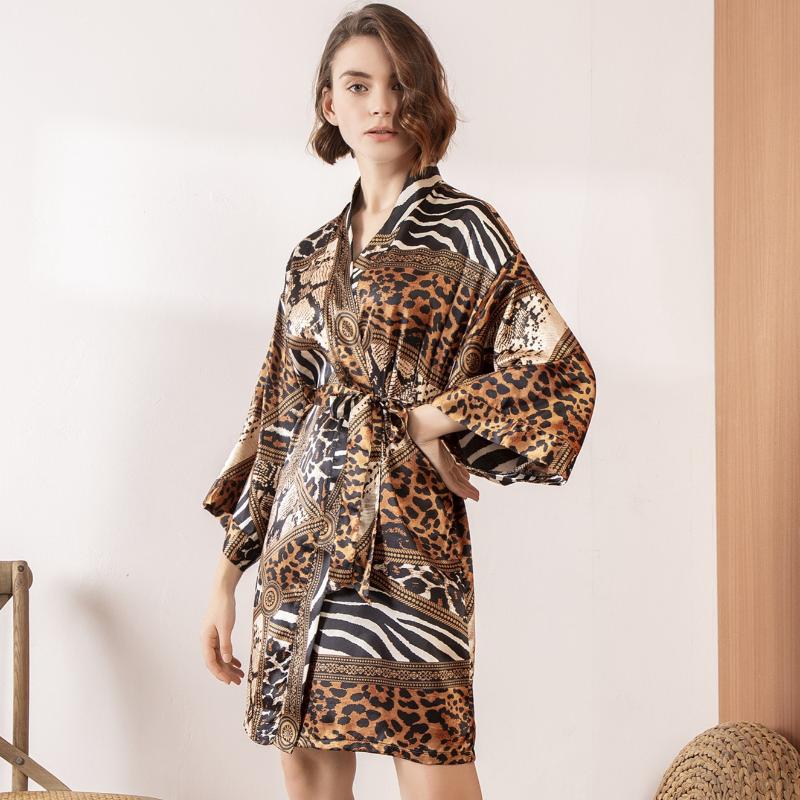 Spring and Summer Autumn Ladies Single Robe Home Clothes Printed Wide Long-sleeved Robes with Belt Satin Women Robe
Spring and Summer Autumn Ladies Single Robe Home Clothes Printed Wide Long-sleeved Robes with Belt Satin Women Robe