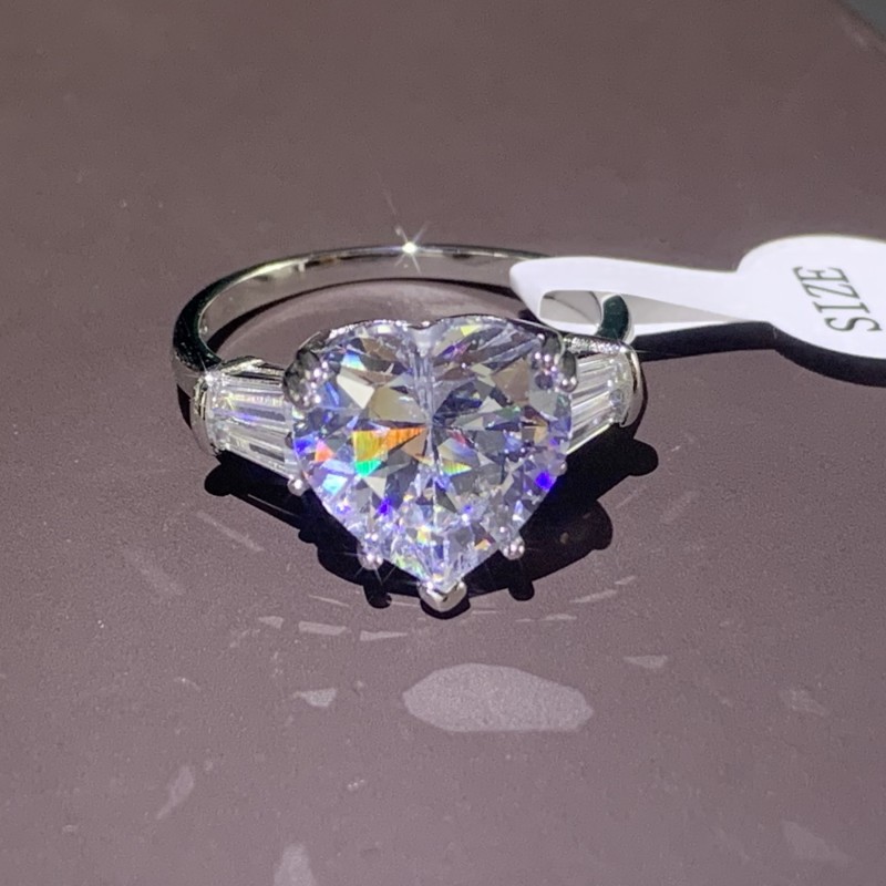 Sterg Sier Heart Ring: Cubic Zirconia & Moissanite Wedding Band 5890