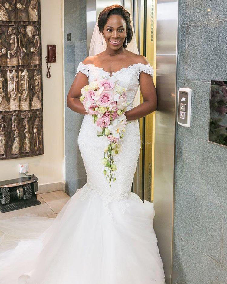 Nigerian African Mermaid Wedding Dresses Off Shoulder Lace Applique Pearls Backless Wedding Bridal Gowns Plus Size Wedding Dresses