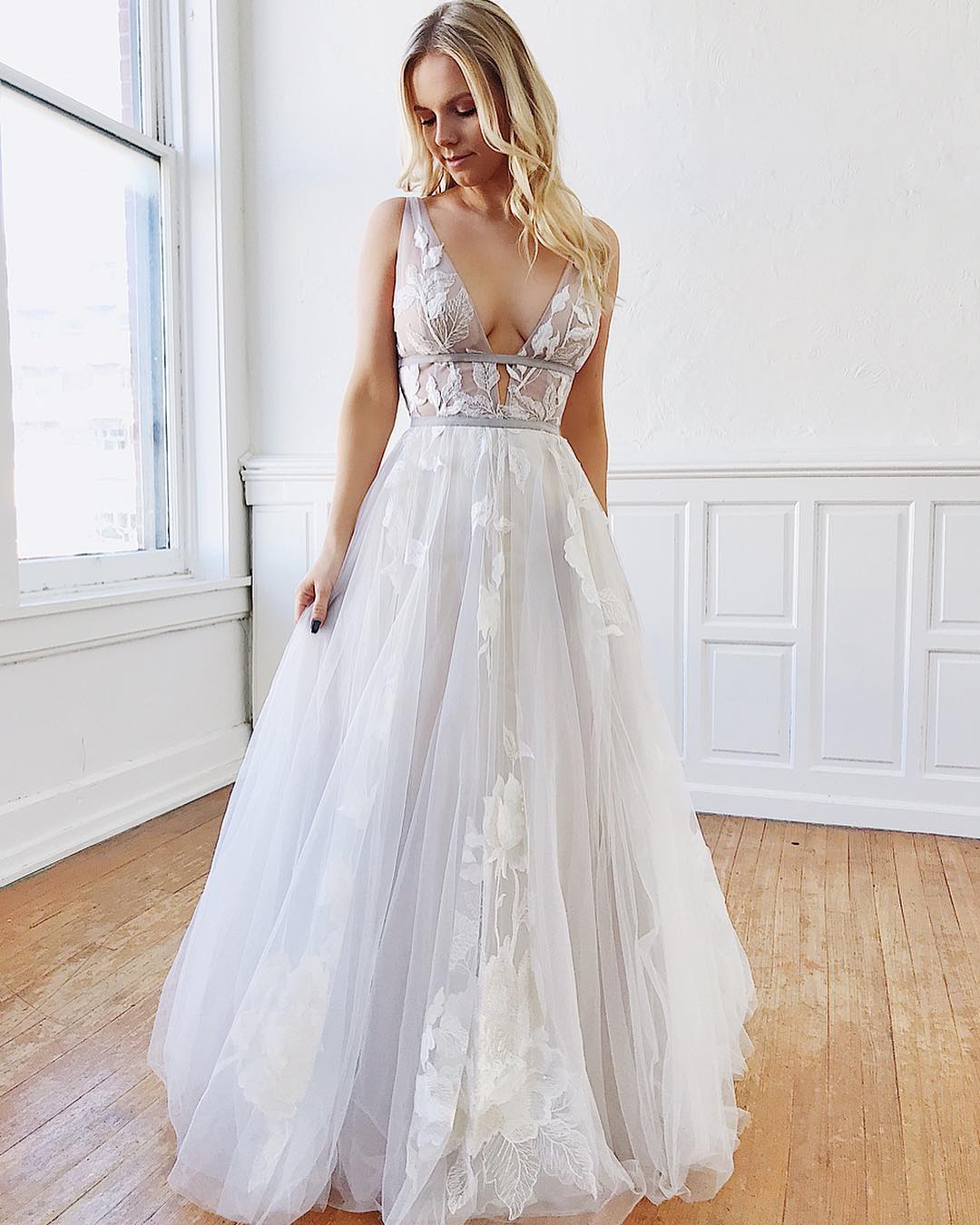 A Amazing E Beach Backless Wedding Dresses Deep V Neck Appliqued Boho Bridal Gowns Or Length Tulle Bohemian Vestidos De Noiva