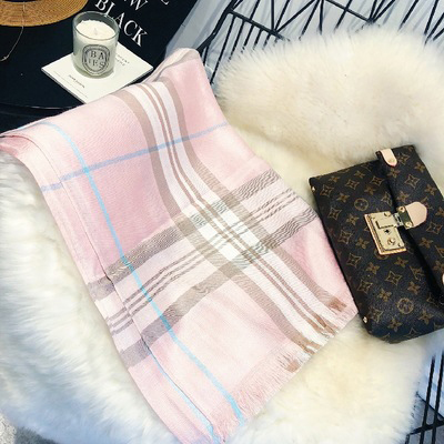 2019 Autumn Winter Female Silk Plaid Scarf design Women Cashmere Scarves Wide Lattices Long Shawl Wrap Blanket Warm Tippet
2019 Autumn Winter Female Silk Plaid Scarf design Women Cashmere Scarves Wide Lattices Long Shawl Wrap Blanket Warm Tippet