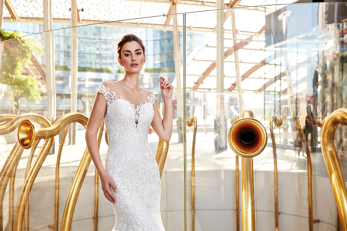 Eddy K Latest Mermaid Wedding Dresses Lace Applique Sheer Neck Sweep Train Bridal Gowns Covered Button Custom Made Wedding Dress