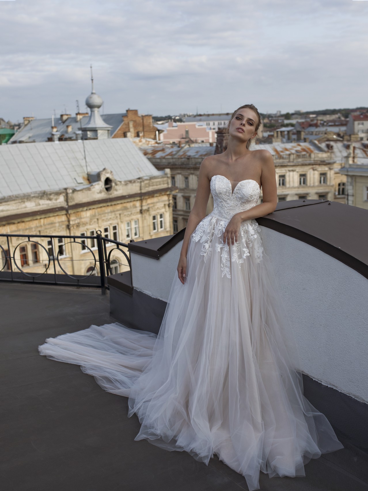 2019 Riki Dalal Cheap Wedding Dresses With Wrap Lace A Line Beach Bridal Gowns Custom Made Boho Wedding Dress Plus Size robe de
