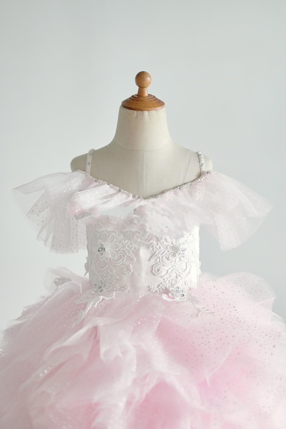 Light Pink Flower Girls Dresses Spaghetti Tiered Ruffles Litter Girl Pageant Dress Lace Appliques Backless Birthday Gowns