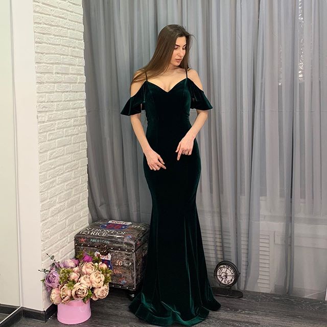 Dark Green Velvet Mermaid Evening Dresses Off Shoulder Sexy Criss Cross Back Prom Dress Floor Length Formal Party Gowns