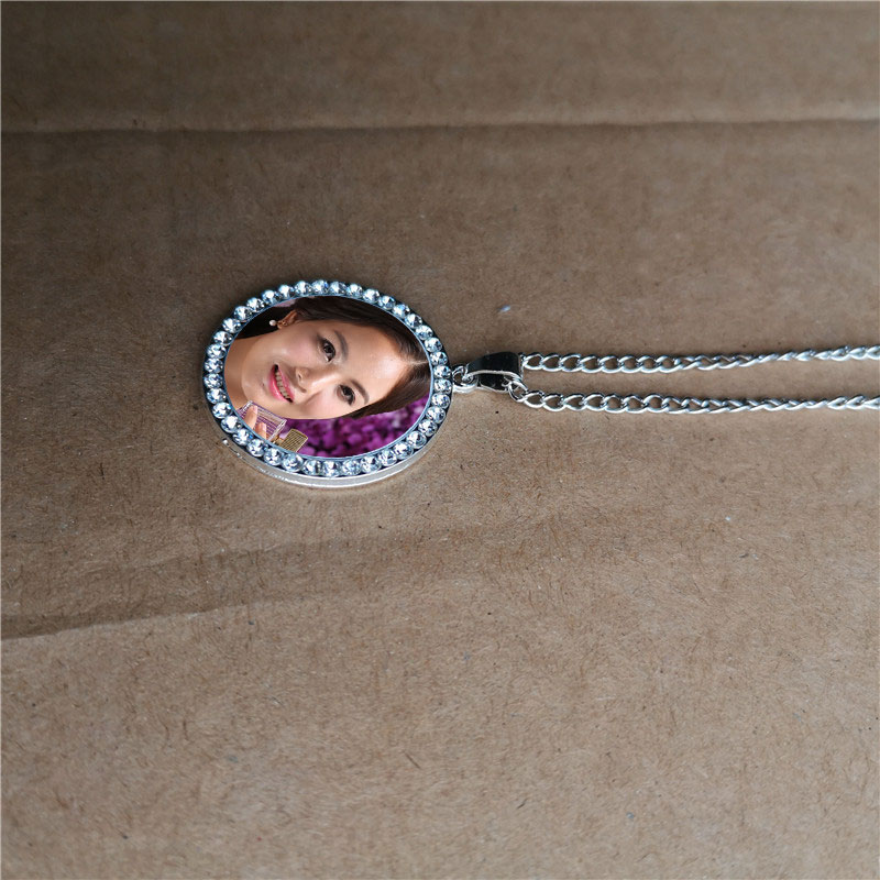 sublimation blank new round necklaces pendants fashion necklace pendant hot tranfer printing consumable factory price wholesale
sublimation blank new round necklaces pendants fashion necklace pendant hot tranfer printing consumable factory price wholesale