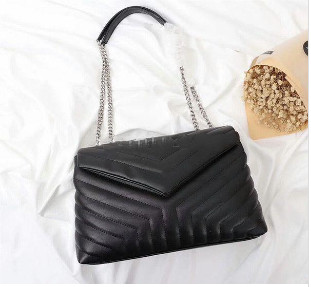 Luxury Classic Bags V Shape Flaps Chain Bag Designer Handbags High Quality Women Shoulder handbag Clutch Tote Messenger Shopping Purse, Red
Luxury Classic Bags V Shape Flaps Chain Bag Designer Handbags High Quality Women Shoulder handbag Clutch Tote Messenger Shopping Purse, Red