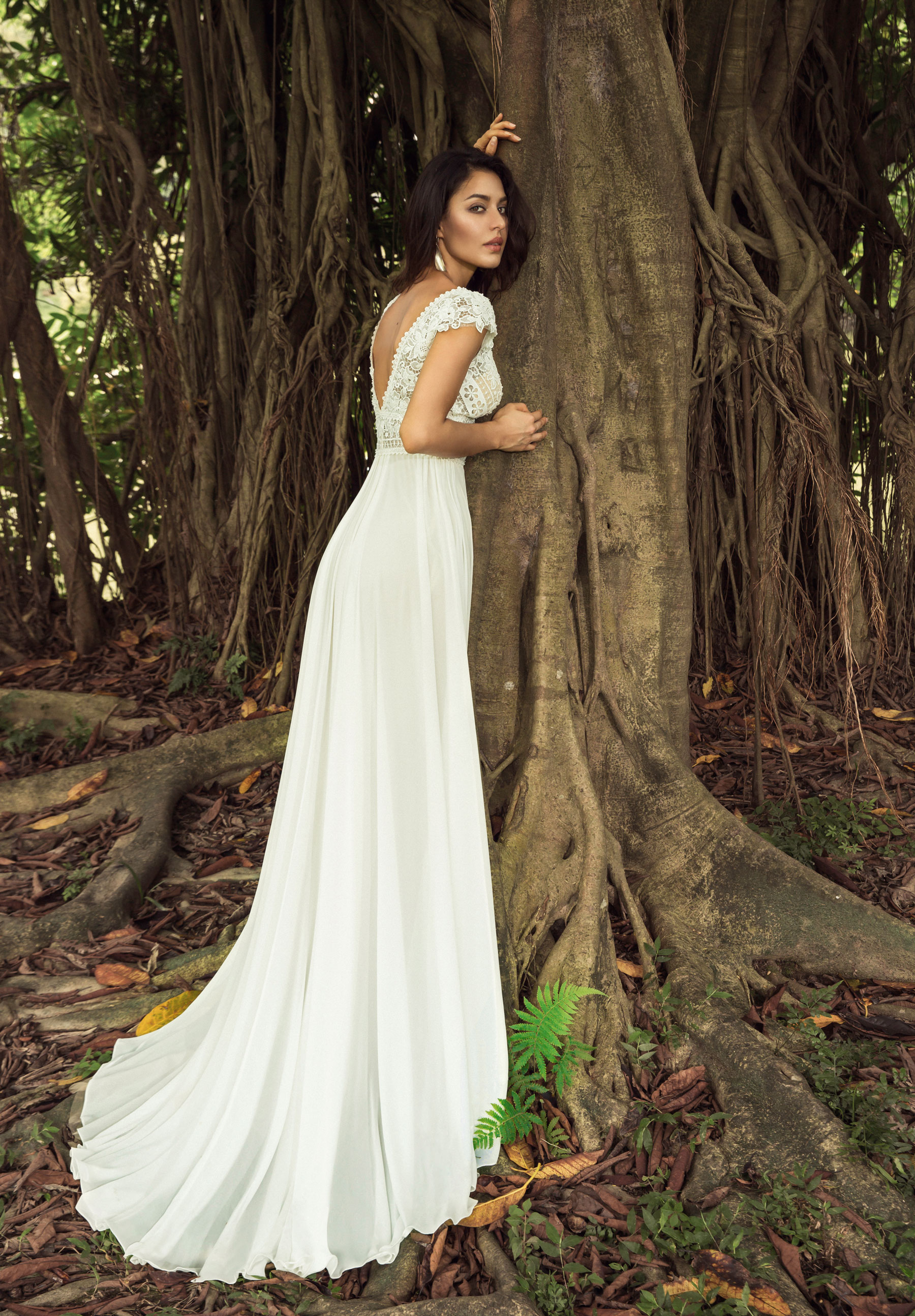 Bohemia 2019 Chiffon Beach Wedding Dresses Lace Appliqued A Line V Neck Cap Sleeve Boho Bridal Gowns Robe De Mariée