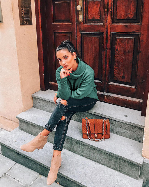 Popular Autumn and Winter New Women' Turtleneck Sweater Loose Knit Top Long sleeve high neck fashion casual sweater, Blue
Popular Autumn and Winter New Women' Turtleneck Sweater Loose Knit Top Long sleeve high neck fashion casual sweater, Blue