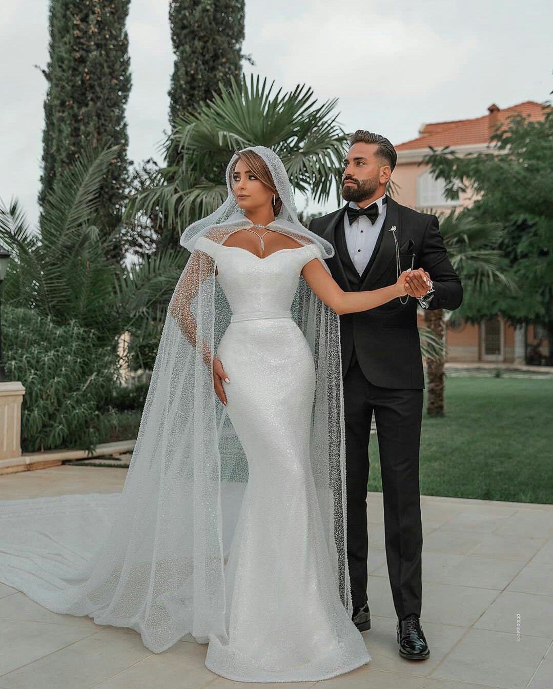 Bling Bling African Mermaid Wedding Dresses With Wraps Off Shoulder Sparkly Bridal Gowns Vestido De Novia Sexy Sequins Wedding Dress