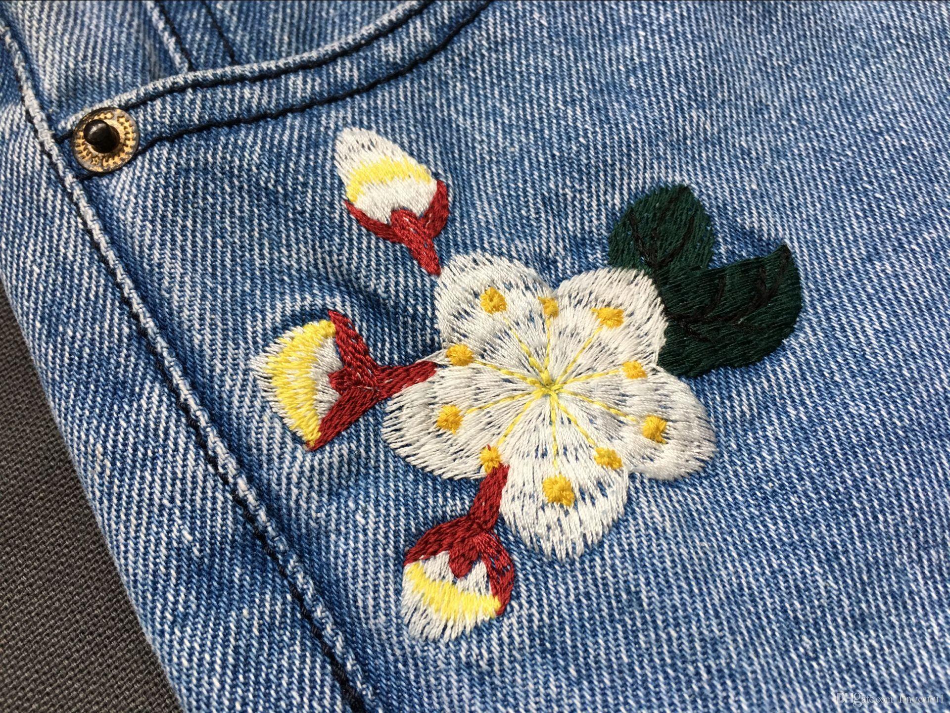 2020 Stretch Embroidered Jeans For Women Elastic Flower Jeans Female Slim Denim Pants Ripped Rose Pattern Jeans Femme