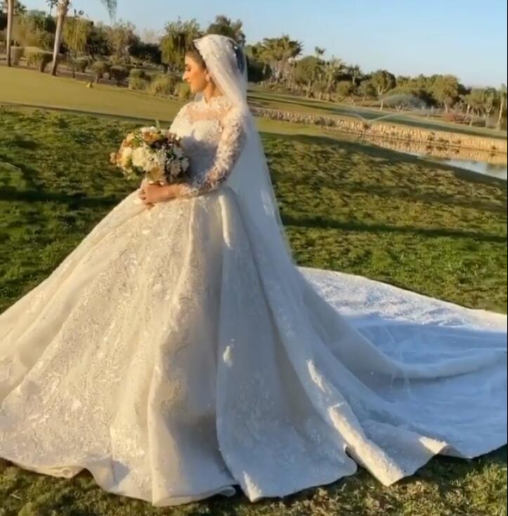 2020 Plus Size Arabic Aso Ebi Sparkly Sexy Vintage Wedding Dresses Lace Crystals Bridal Dresses Long Sleeves Wedding Gowns ZJ506