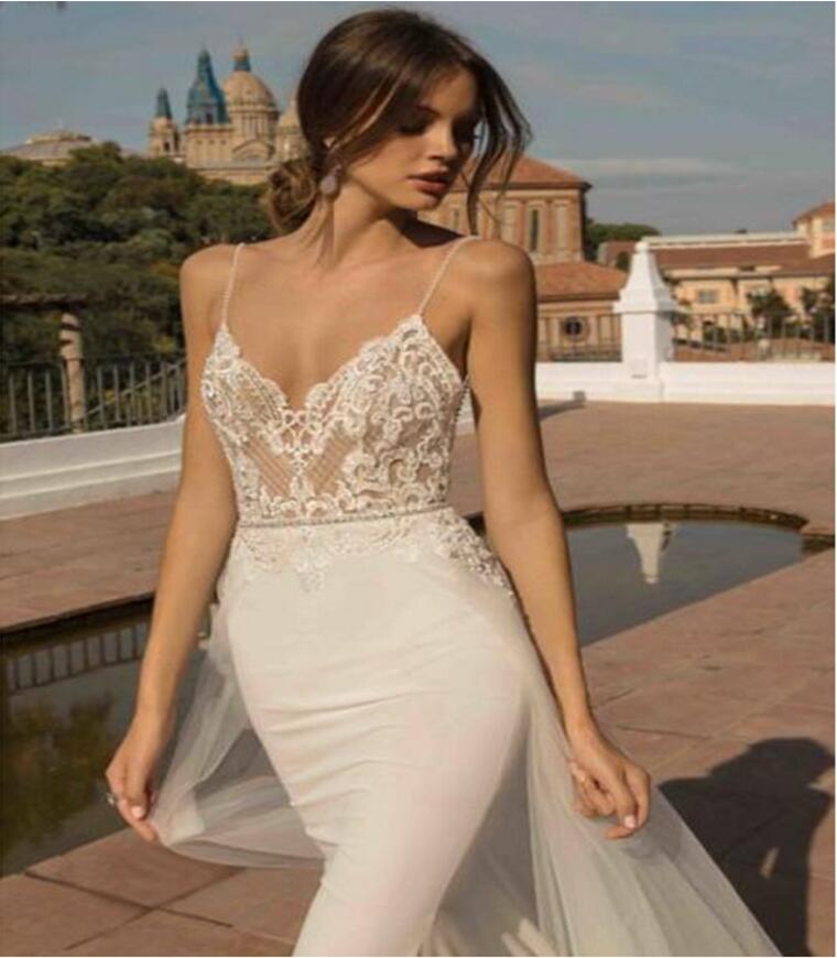 Beach Mermaid Wedding Dresses Spaghetti Strap Tulle Lace Applique OverSkirt Backless Long Wedding Gown Boho Bride Dress 2020