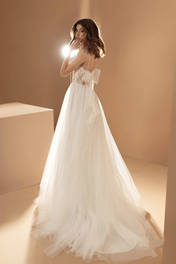 Boho A Line Wedding Dresses Illusion Sexy Spaghetti Lace Applique Sweep Train Bohemian Bridal Gowns Plus Size Wedding Dress Robe De Mariée
