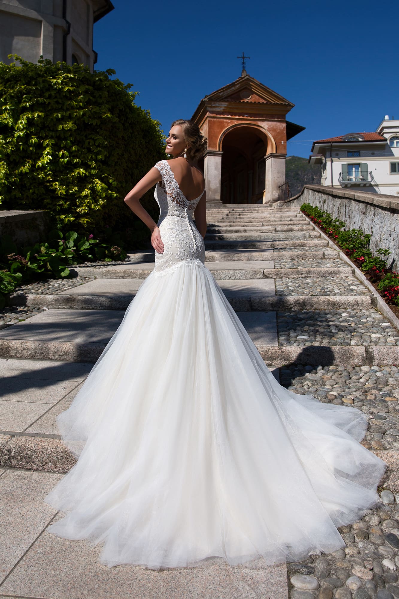 Lussano 2019 Mermaid Wedding Dresses Bateau Neck Cap Sleeves Lace Applique Sweep Train Bridal Gowns Vintage Plus Size Wedding Dress