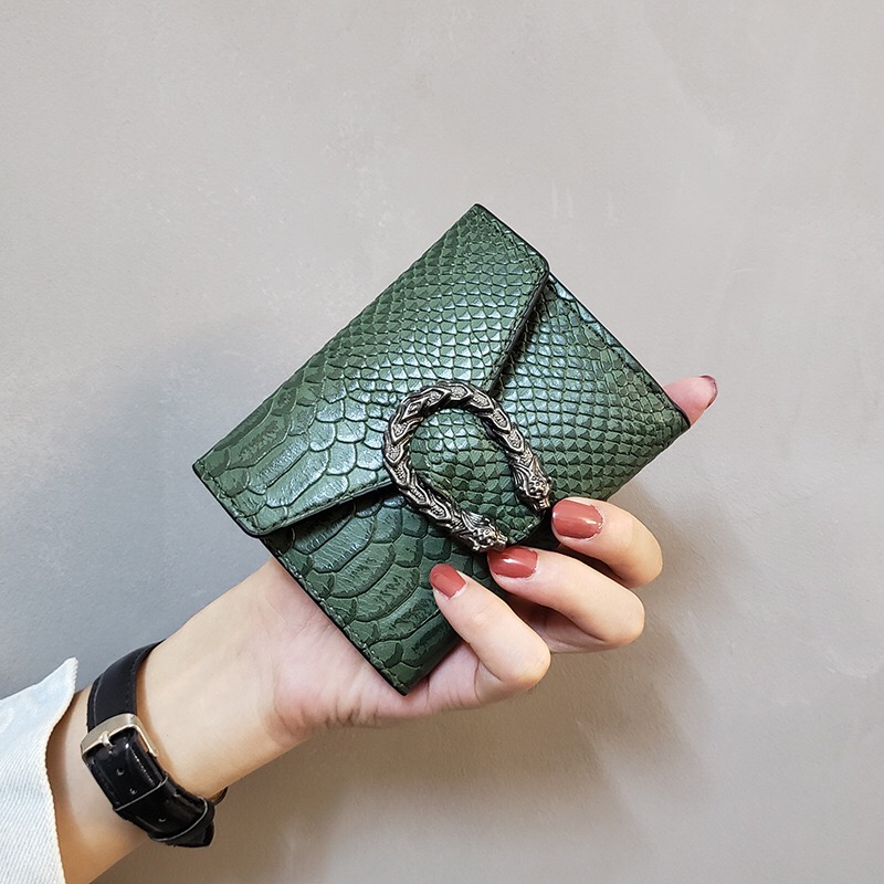 Womens Wallet Short Fashion New 2020 Serpentine Luxury Ladies Card Holder Purse Pocket Clutch Vintage Solid Snake Skin Wallets, Red;black
Womens Wallet Short Fashion New 2020 Serpentine Luxury Ladies Card Holder Purse Pocket Clutch Vintage Solid Snake Skin Wallets, Red;black