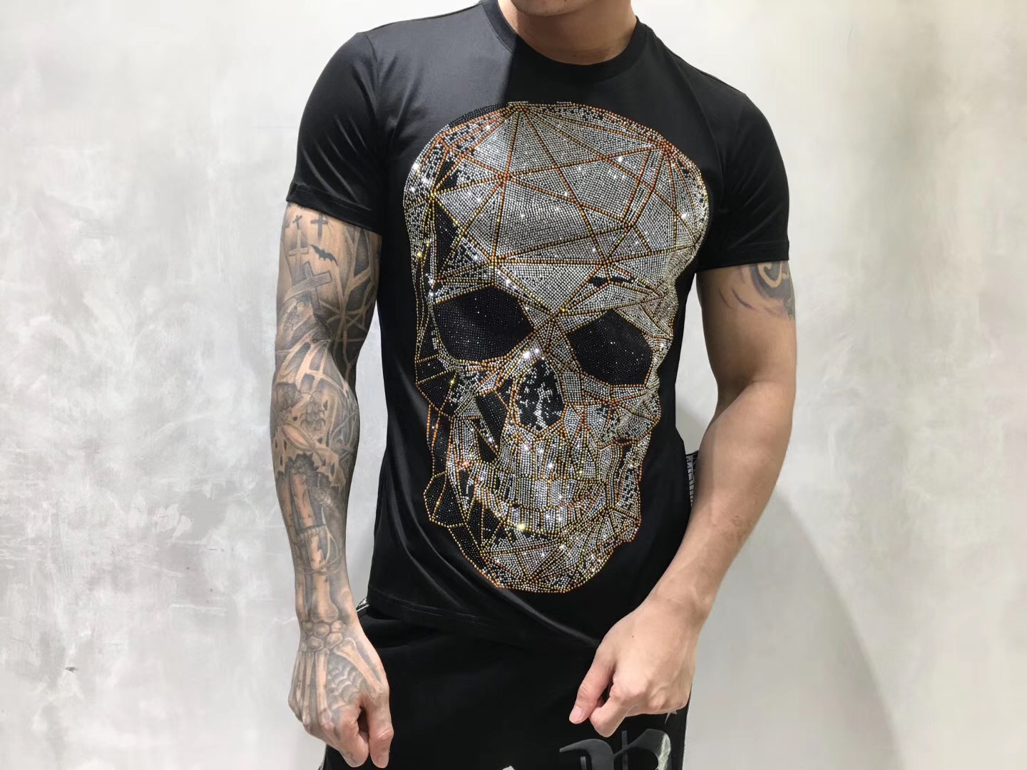 2019 Men Summer Brand Clothing T-Shirt Men Short Sleeves Hip Hop Streetwear T Shirt Mens Designer t shirt High Quality Women Tees Fzw750, Black
2019 Men Summer Brand Clothing T-Shirt Men Short Sleeves Hip Hop Streetwear T Shirt Mens Designer t shirt High Quality Women Tees Fzw750, Black