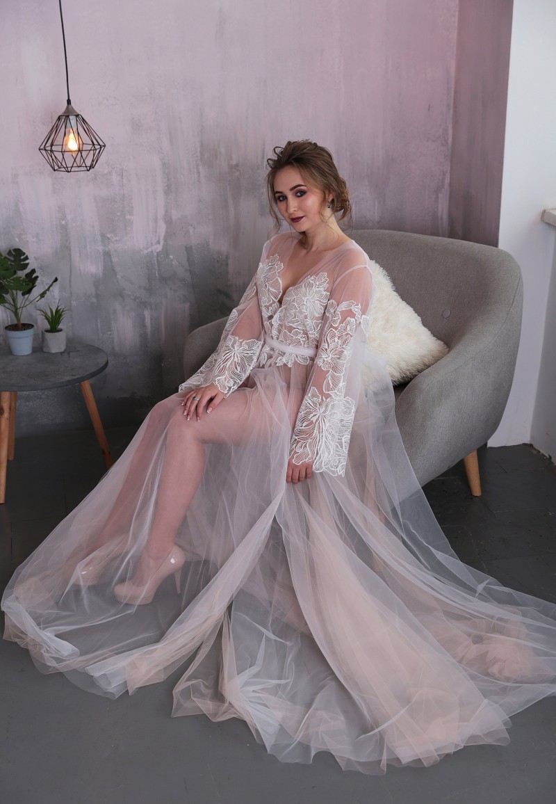 Sexy Wedding Robes Gown Sets For Women Deep V Neck Lace Appliques Custom Long Sleeve Lingerie Bridal Sleepwear Nightgown Bathrobes