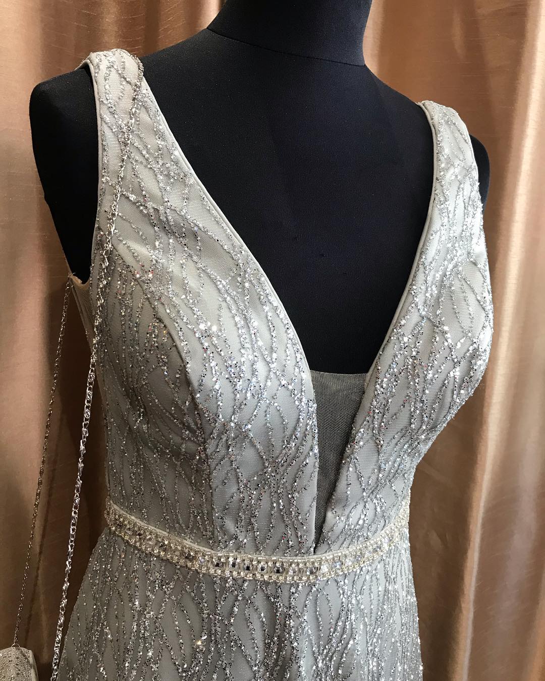 Gorgeous Sequined Mother Of The Bride Dresses Sleeveless V Neck Mothers Plus Size Evening Dress vestidos Formal Prom Dresses