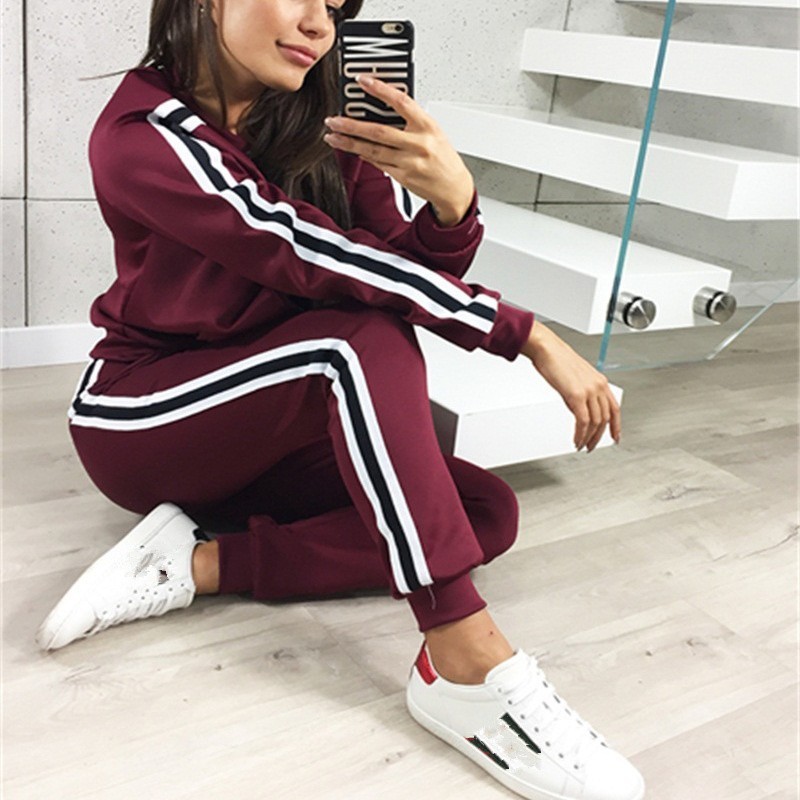 Women Tracksuit Zipper Hoodies Sweatshirt And Pants 2 Pieces Set Fashion Winter Female Cropped Top Pullover And Trousers Suit
Women Tracksuit Zipper Hoodies Sweatshirt And Pants 2 Pieces Set Fashion Winter Female Cropped Top Pullover And Trousers Suit