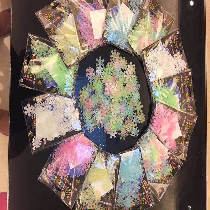 New Year Snowflake Decorations for Home Luminous Wall Sticker Child Kid Room Snowflakes Glow In The Dark Christmas Decal Winter
