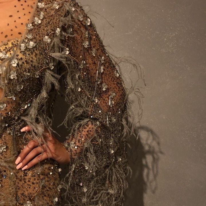 2020 Bling Mermaid Evening Dresses Jewel Neck Beaded Sequins Feather Side Split Prom Dress Long Sleeves Sweep Train Formal Party Gown