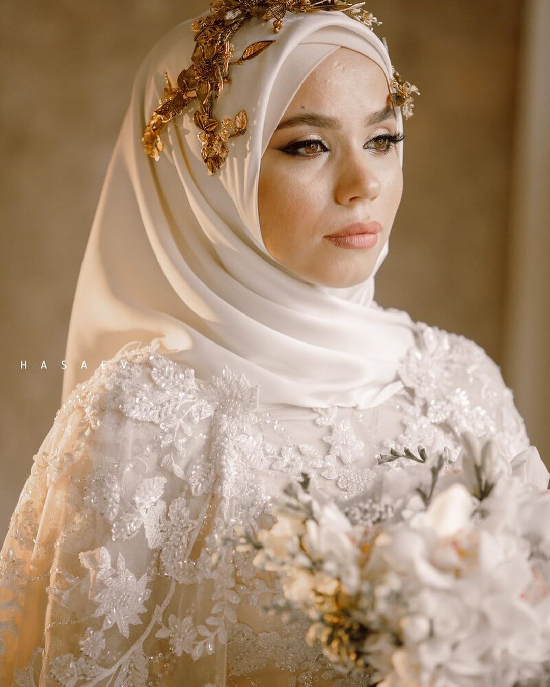 2020 New Arrival Mermaid Wedding Gowns High Neck Long Sleeve Tulle Lace Wedding Dresses Sweep Length Applique Beads Zipper Bridal Gowns