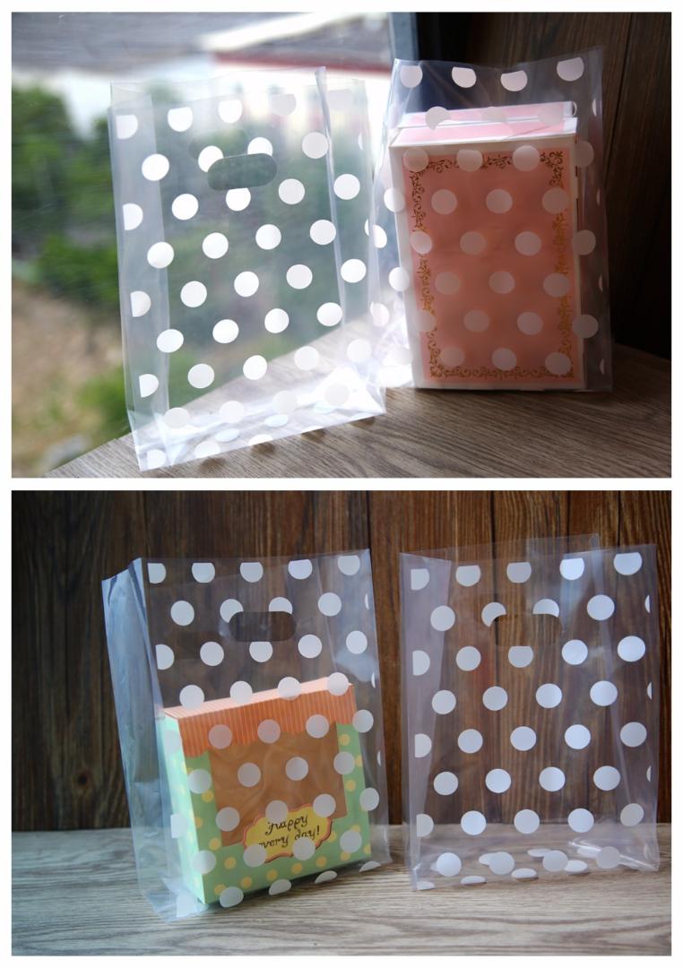 White polka dot Plastic Gift Bags, Plastic shopping bags, Retail Party Favor Bag Gift Bag 50pcs/lot