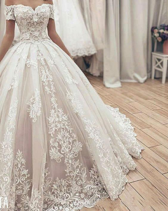 2020 Lace Ball Gown Wedding Dresses Off Shoulder Sweep Train Bridal Gowns With Lace Applique Wedding Party Gowns