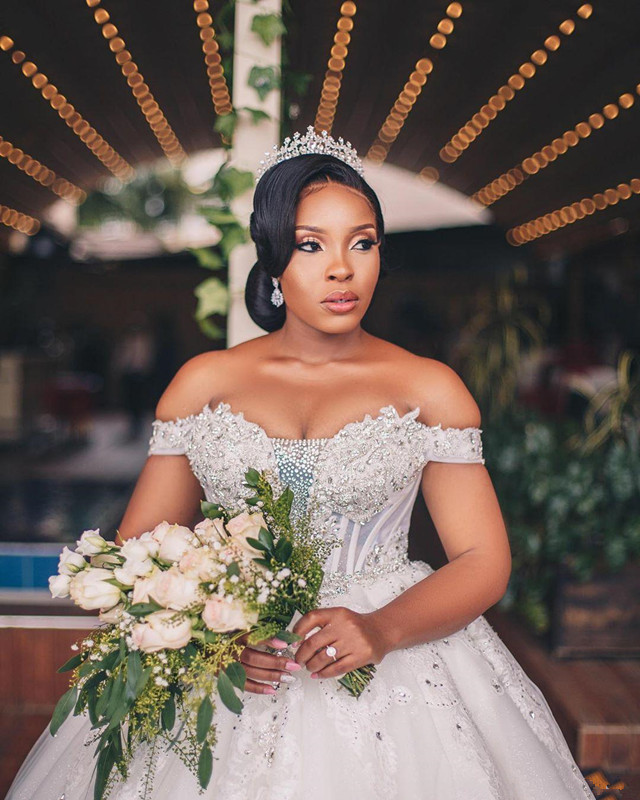 Bling Beaded African Wedding Dresses Off Shoulders Fluffy Tulle Lace Country Wedding Dress Empire Pregnant Castle Church Bridal Gown 2020