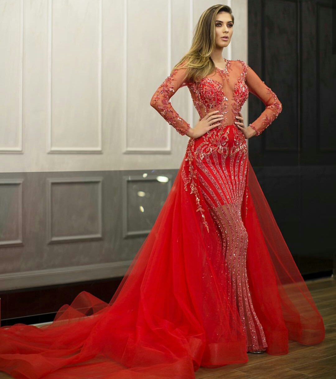 2019 Gorgeous Mermaid Prom Dresses With Detachable Train Jewel Neck Lace Beaded Long Sleeve Evening Gowns Party Wear Quinceanera Wear