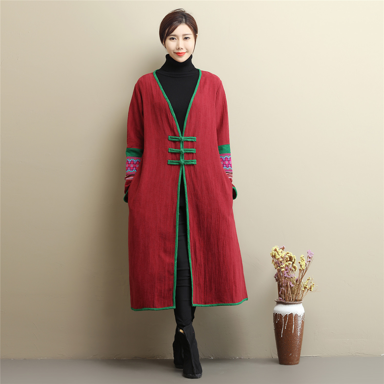 Retro Traditional leisure Robe Coat Cotton linen original design Chinese cardigan long trench coat embroidered button v-neck outer Overcoat
Retro Traditional leisure Robe Coat Cotton linen original design Chinese cardigan long trench coat embroidered button v-neck outer Overcoat
