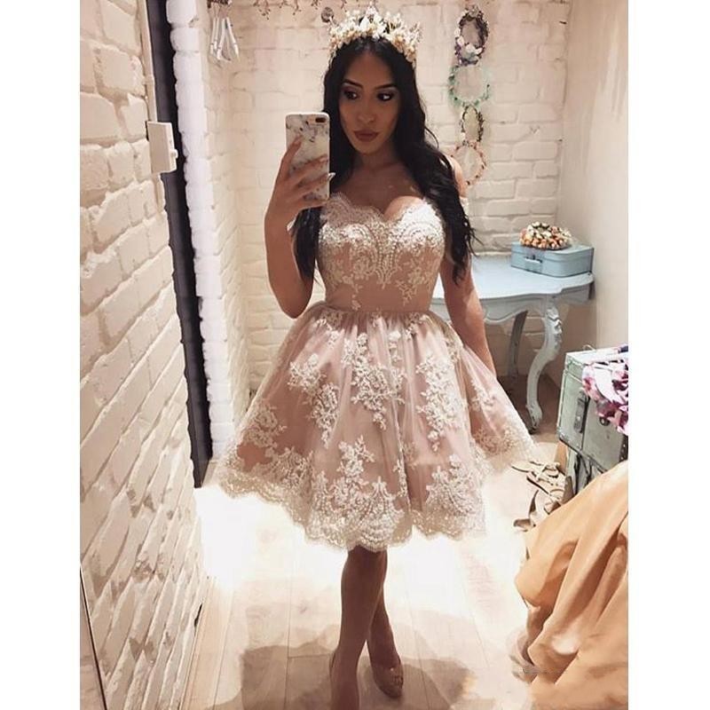 2020 Gorgeous Short Ball Gowns Homecoming Dresses Off The Shoulder Lace Appliques Mini Cocktail Party Dresses Plus Size Formal Gowns vestido, Red
2020 Gorgeous Short Ball Gowns Homecoming Dresses Off The Shoulder Lace Appliques Mini Cocktail Party Dresses Plus Size Formal Gowns vestido, Red