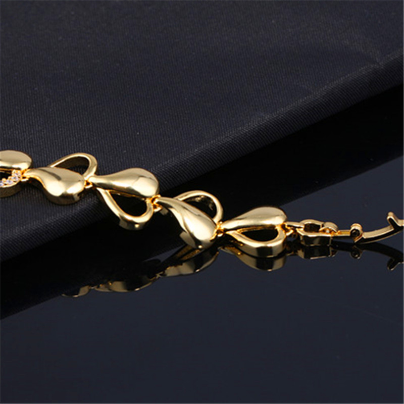 Charm Bracelets Silver Gold Bracelet Temperament Female Wild Heart Zircon Hand Jewelry Chain
Charm Bracelets Silver Gold Bracelet Temperament Female Wild Heart Zircon Hand Jewelry Chain